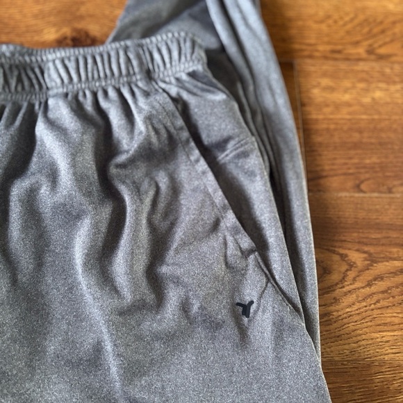 Old Navy Gray Sweatpants Active tapered go-dry in size L - Picture 3 of 6